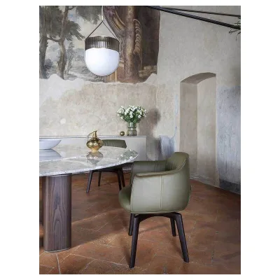 Poltrona Frau Poltroncina girevole Archibald Dining chair con gambe in legno e seduta a scelta