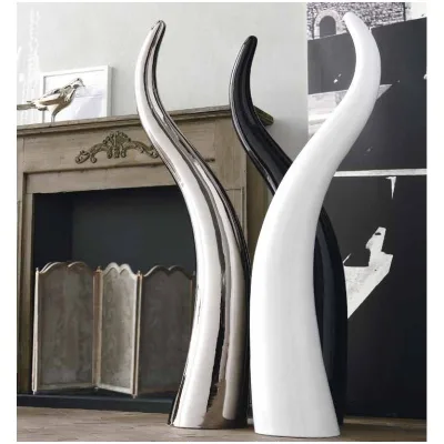 Adriani & Rossi Corno gigante in ceramica smaltata