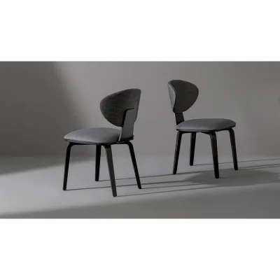 Bonaldo Sedia Olos chair con gambe in legno e seduta a scelta