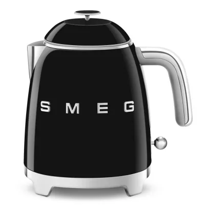 Smeg Mini bollitore KLF05BLEU finitura nero con logo Smeg 3D - IN PROMOZIONE FINO AL 30/06