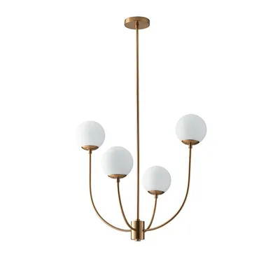 Lampadario a sospensione in metallo oro e vetro soffiato bianco, 4 diffusori, 63.5x174.5cm
