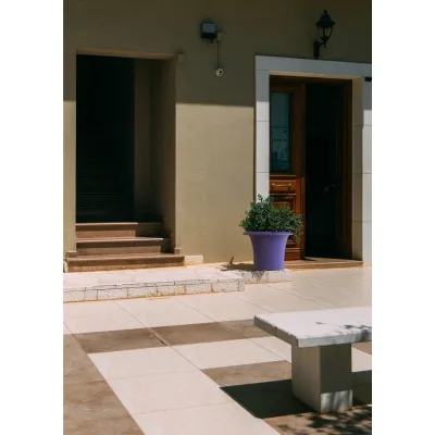 Arkema Vaso Tummy Vase in polietilene in diverse finiture