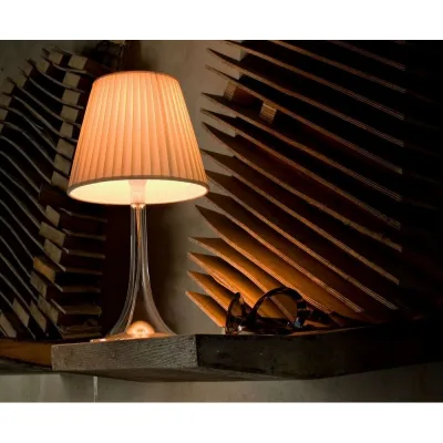 Flos Lampada da tavolo a luce diffusa LED Miss K in diverse finiture