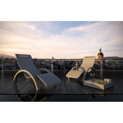 Arkema Chaise longue Serendipity con struttura e seduta in polietilene - Con braccioli e ruote
