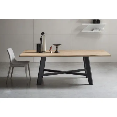 Maronese Acf Tavolo fisso TAIGA con struttura in metallo e piano in legno da L.200 cm