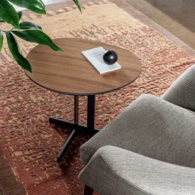 Bonaldo Tavolino Kumo con struttura in metallo e piano a scelta da 53 cm e h. 48 cm