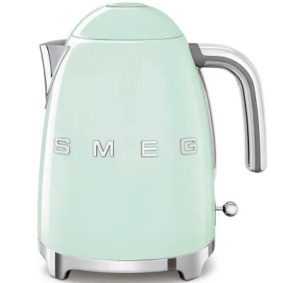Smeg Bollitore elettrico KLF03PGEU finitura verde pastello con logo Smeg 3D - PROMOZIONE ATTIVA FINO AL 19/10