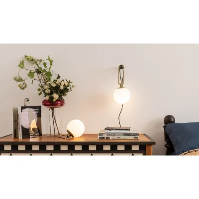 Artemide Lampada da tavolo nh1217 finitura bianco/ottone