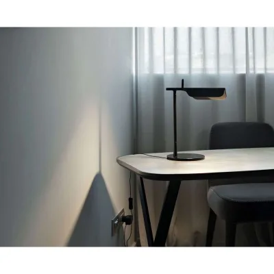 Flos Lampada da terra a luce diretta orientabile e indiretta LED Tab T in diverse finiture