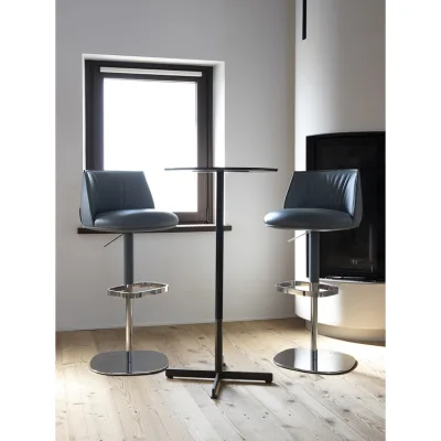 Poltrona Frau Sgabello Archibald Stool con struttura in metall e seduta a scelta da H 63