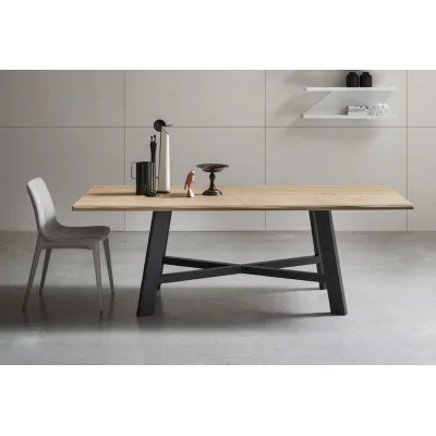 Maronese Acf Tavolo fisso TAIGA con struttura in metallo e piano in legno da L.200 cm