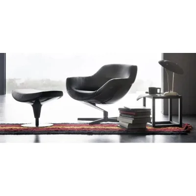 Cassina Poltrona relax Auckland con struttura in metallo e seduta a scelta