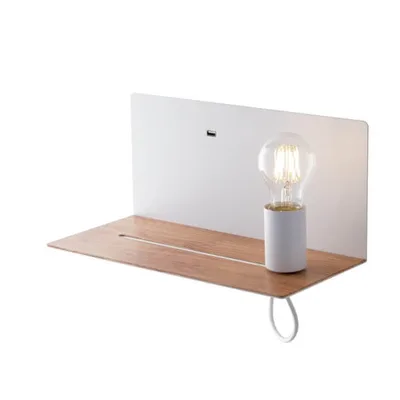 Applique da parete bianca in metallo con mensola in legno, 1 luce E27, presa USB, 33x15cm
