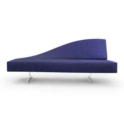 Cassina Divano 3 posti Aspen con basamento in metallo e seduta a scelta da 260 cm