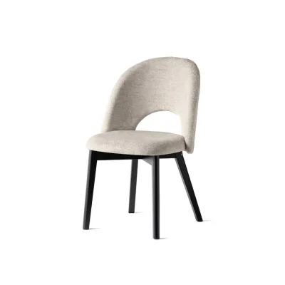 Connubia Sedia Tuka Mid Hole CB2307-MTO con struttura in legno e seduta a scelta