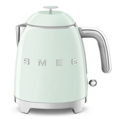 Smeg Mini bollitore KLF05PGEU finitura verde pastello con logo Smeg 3D - IN PROMOZIONE FINO AL 30/06