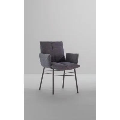 Bonaldo Sedia Miss Pil con gambe in metallo e seduta a scelta - Con braccioli
