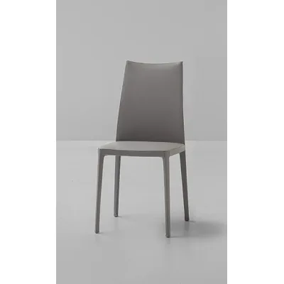 Bonaldo Sedia Kayla con gambe in metallo e seduta a scelta