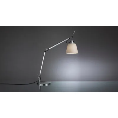 Artemide Lampada da tavolo Tolomeo basculante in diverse finiture