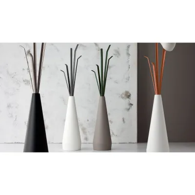Bonaldo Appendiabiti Kadou con struttura in polietilene e metallo da h. 173 cm