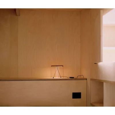 Flos Lampada da tavolo a luce diffusa To-Tie T1 finitura anodizzato nero