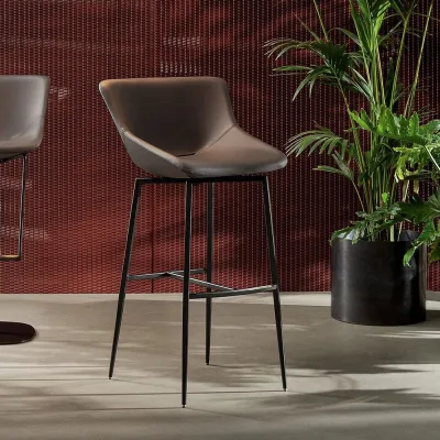 Bonaldo Sgabello Artika Too H 77 con gambe in metallo e seduta a scelta