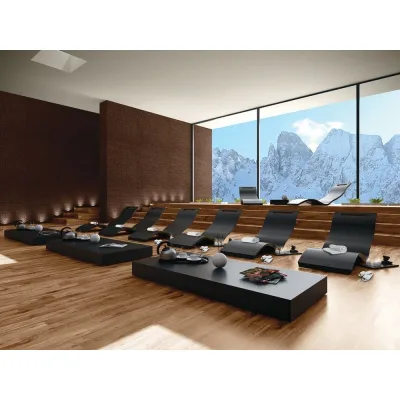 Arkema Chaise longue Serendipity con struttura e seduta in polietilene