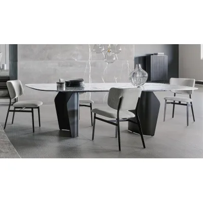 Bonaldo Tavolo fisso Flame con struttura in metallo e piano in ceramica da 300x140 cm