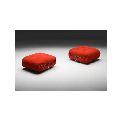 Cassina Pouf imbottito Soriana con struttura in metallo e rivestimento a scelta