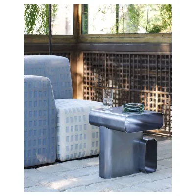 Cassina Tavolino fisso a 3 volumi Soft Corners in acciaio da 49x41 cm
