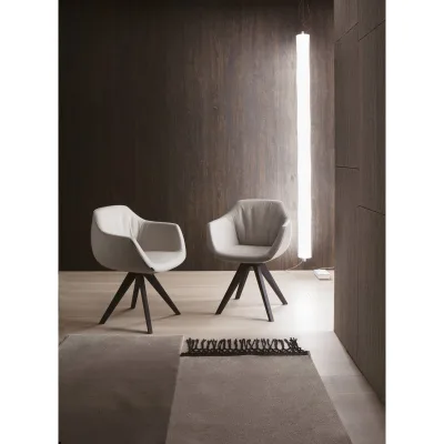 Ozzio Poltroncina Delia art. S453 con struttura in legno e seduta in tessuto