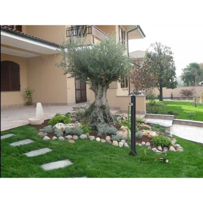 Arkema Fontana tradizionale H2O in polietilene in diverse finiture da h. 99 cm