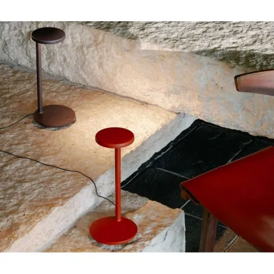 Flos Lampada da tavolo LED Oblique Qi in diverse finiture