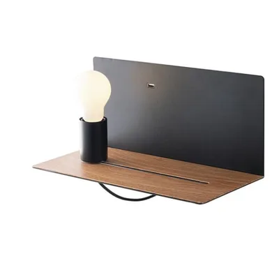 Applique da parete nera in metallo con mensola in legno, 1 luce E27, presa USB, 33x15cm