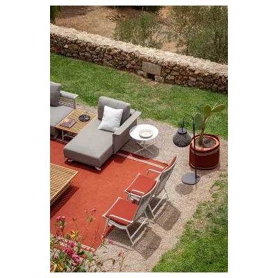Poltrona Frau Tavolino rotondo Bob Outdoor con struttura e piano in acciaio da Ø45 cm e H 43 cm
