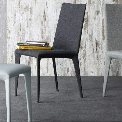 Bonaldo Sedia Filly Up con gambe in metallo e seduta a scelta