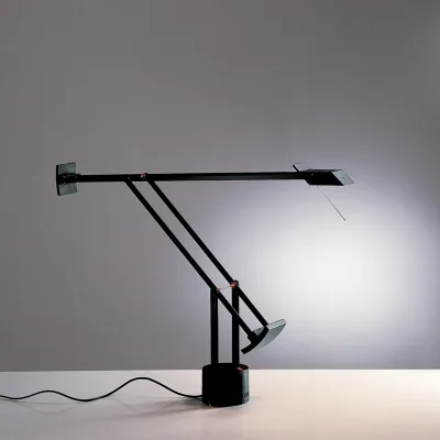 Artemide Lampada da tavolo Tizio 35 finitura nero