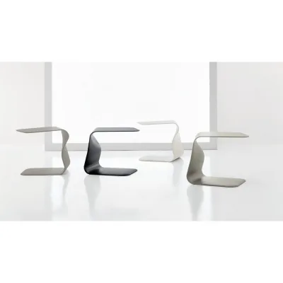 Bonaldo Tavolino Duffy con struttura in poliuretano da 60 cm e h. 48 cm