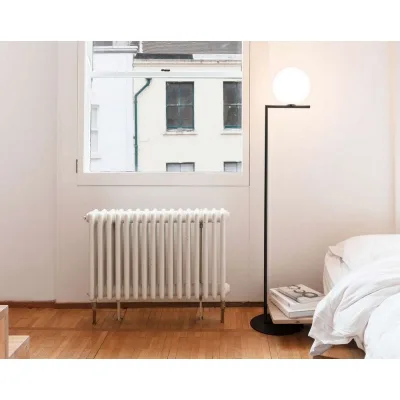 Flos Lampada da terra a luce diffusa LED IC F1 in diverse finiture