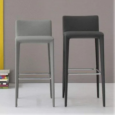 Bonaldo Sgabello Filly Too H 65 con gambe in metallo e seduta a scelta
