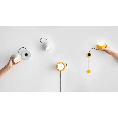 Artemide Lampada da tavolo Ixa in diverse finiture