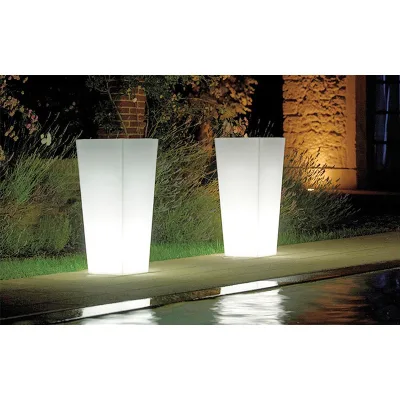 Arkema Vaso luminoso fotovoltaico Quadro SL in polietilene finitura neutra