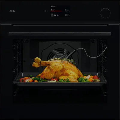 AEG Forno a vapore MealAssist con SteamPro pirolitico da incasso NBR 7P731 SB finitura nero lucido da 60 cm